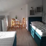 8, 1ste Etage, Eigene Terrasse Mit Strandkorb * ダーメ